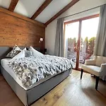 Hideaway Design By Belle Кицбюэль